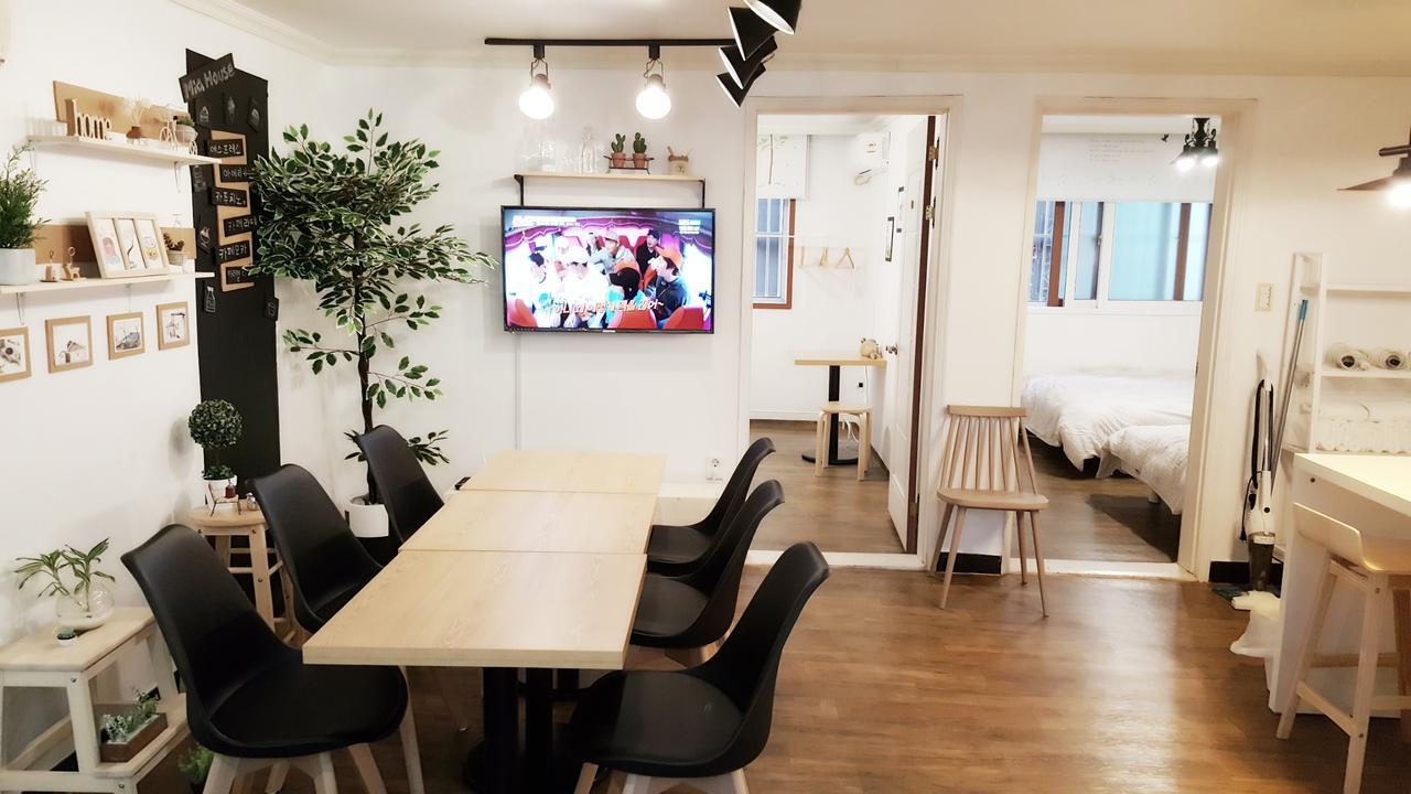 Hongdae Mainstreet Two Room House โซล ภายนอก รูปภาพ
