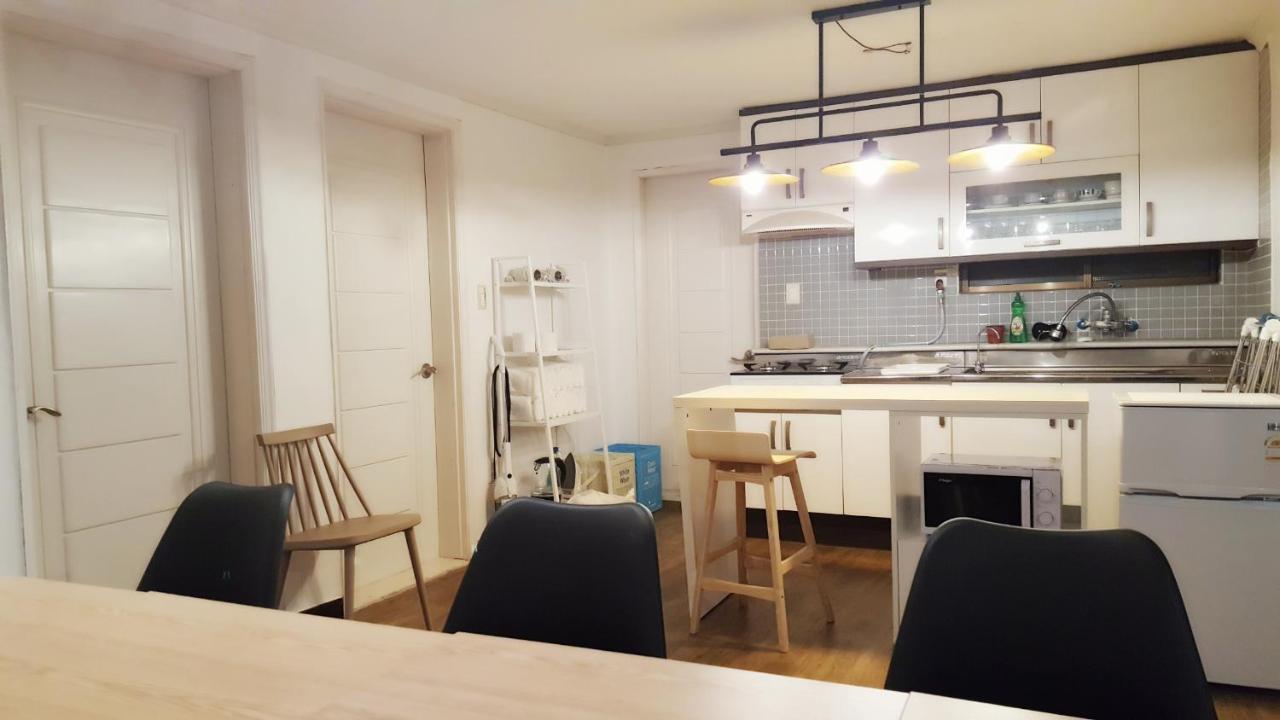 Hongdae Mainstreet Two Room House โซล ภายนอก รูปภาพ